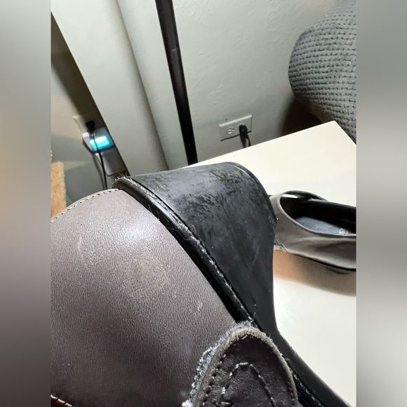 Dansko smooth leather Mary Jane’s in a pretty gray with black soles. Sz 40 - Picture 7 of 10